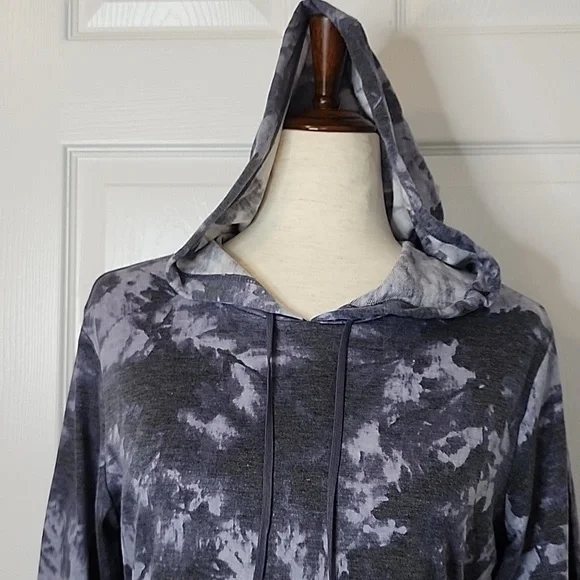 CITY VIBE WOMAN'S HOODED DRESS. - Picture 2 of 11